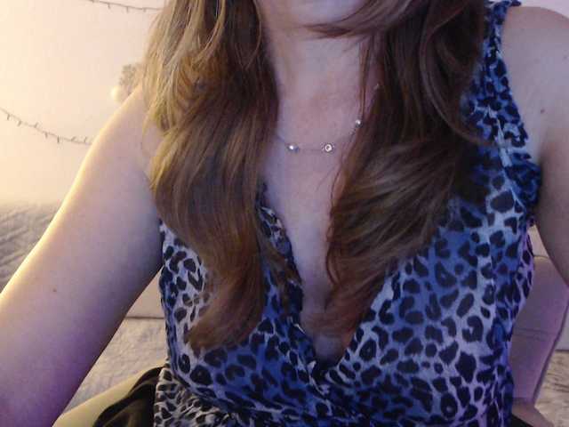 goodSnowQueen's BongaCams show and profile