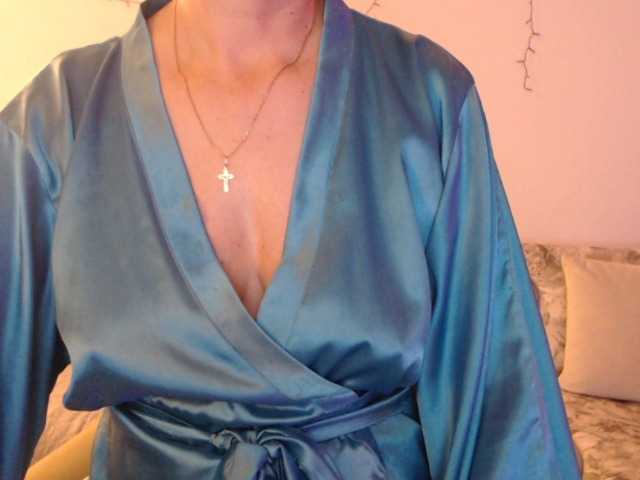 goodSnowQueen's BongaCams show and profile