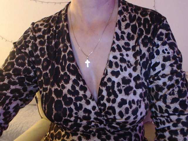 goodSnowQueen's BongaCams show and profile