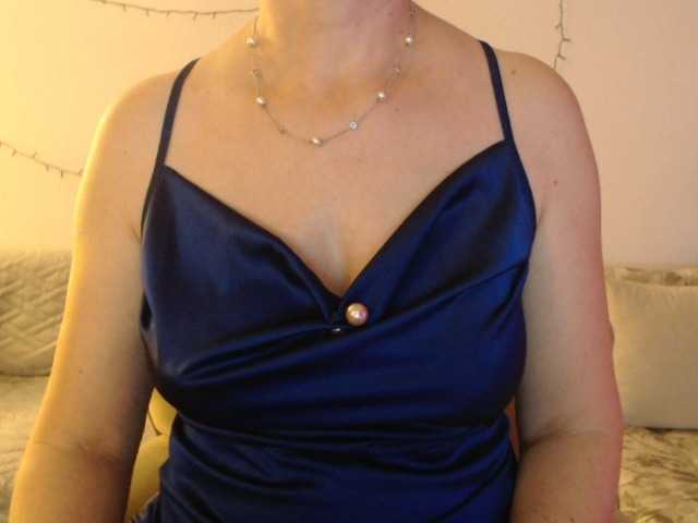 goodSnowQueen's BongaCams show and profile