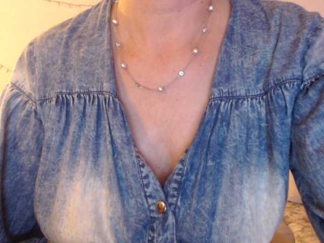 goodSnowQueen's BongaCams show and profile