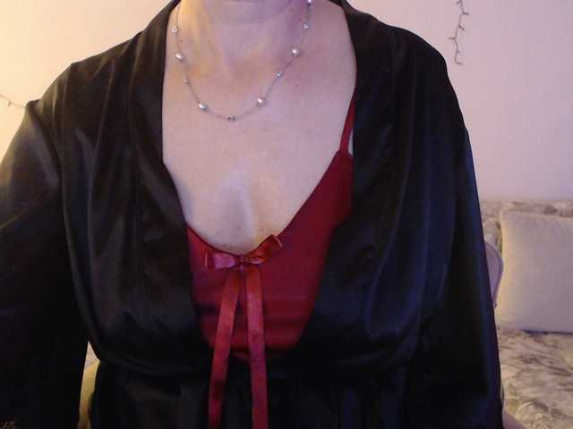 goodSnowQueen live cam profile