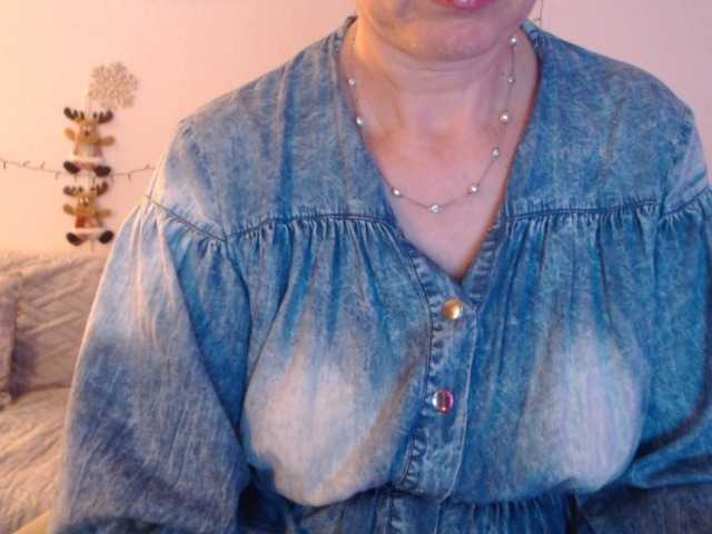 goodSnowQueen's BongaCams show and profile