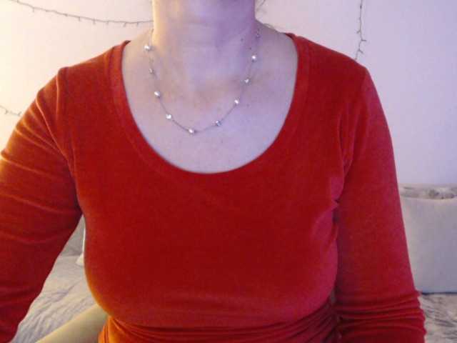 goodSnowQueen's BongaCams show and profile