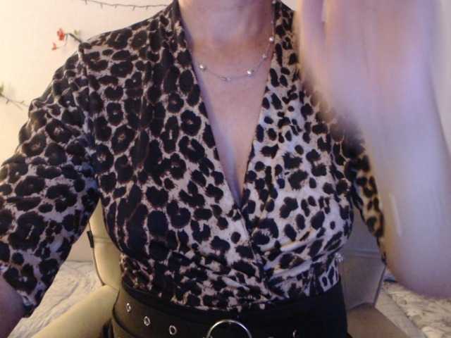 goodSnowQueen from BongaCams is Freechat