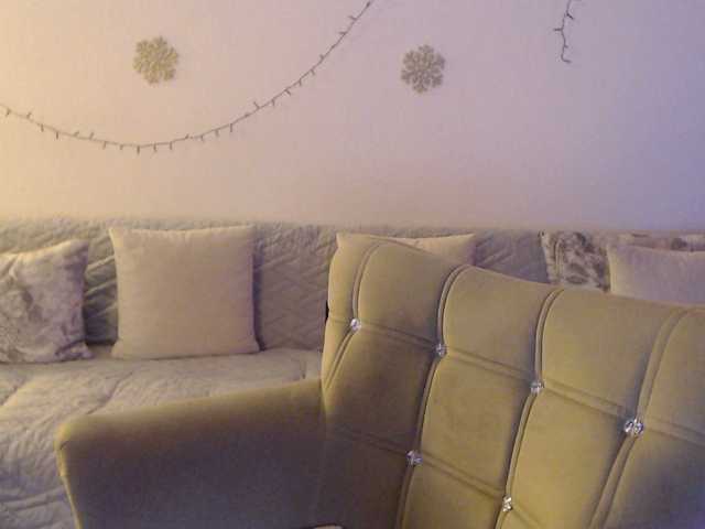 goodSnowQueen's BongaCams show and profile