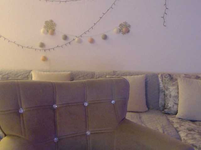 goodSnowQueen's BongaCams show and profile