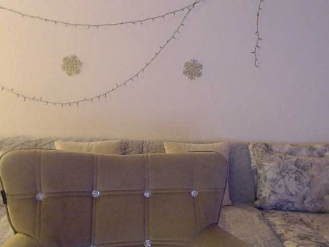 goodSnowQueen's BongaCams show and profile