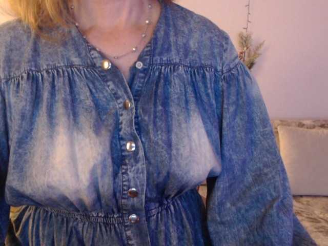 goodSnowQueen's BongaCams show and profile