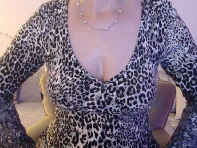 goodSnowQueen's BongaCams show and profile