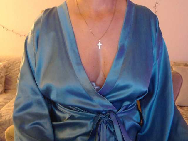 goodSnowQueen webcam