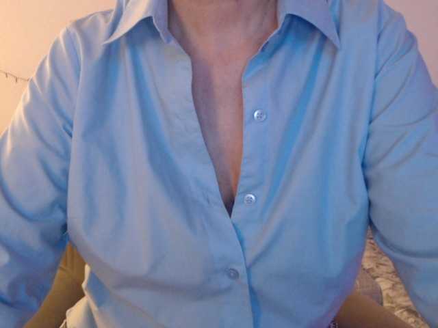 goodSnowQueen from BongaCams is Freechat