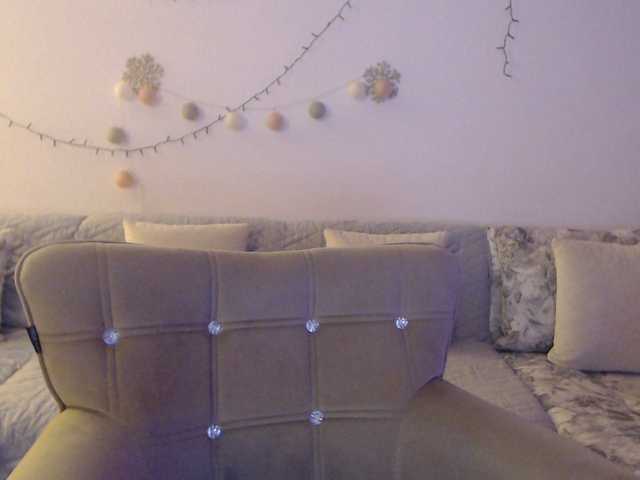 goodSnowQueen's BongaCams show and profile