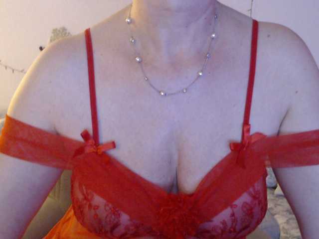 goodSnowQueen's BongaCams show and profile