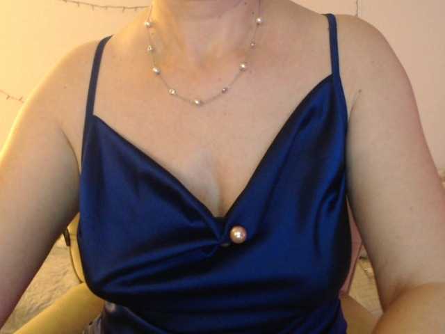 goodSnowQueen's BongaCams show and profile