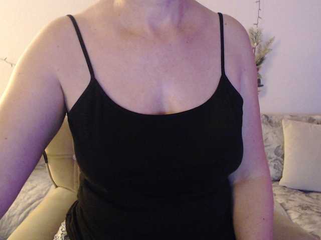 goodSnowQueen's BongaCams show and profile