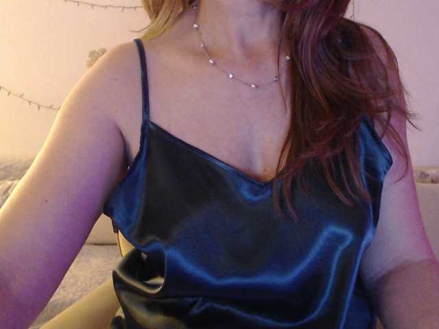 goodSnowQueen's BongaCams show and profile
