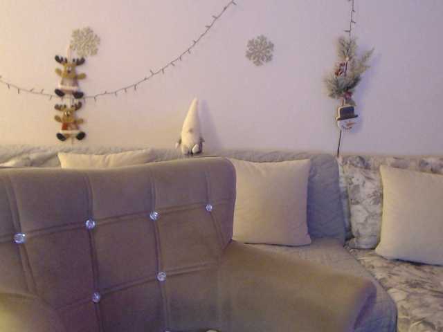 goodSnowQueen's BongaCams show and profile