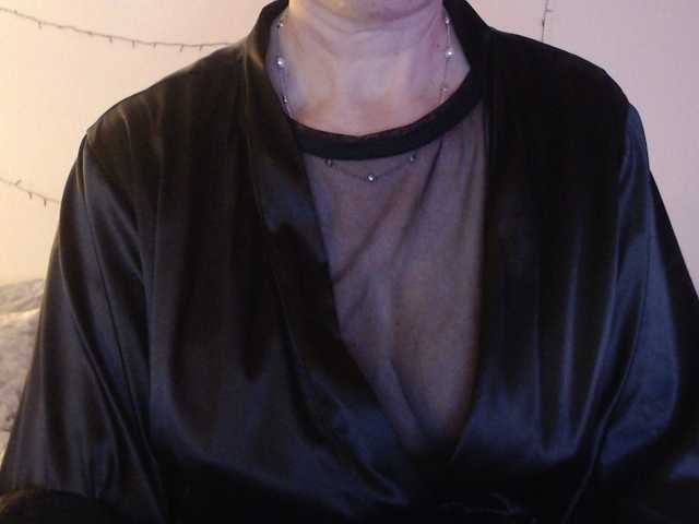 goodSnowQueen's BongaCams show and profile