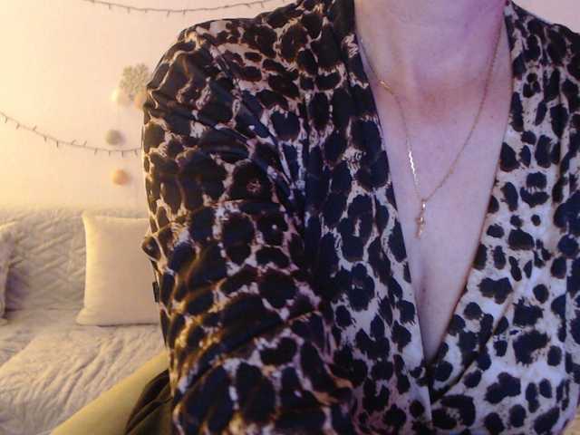 goodSnowQueen's BongaCams show and profile