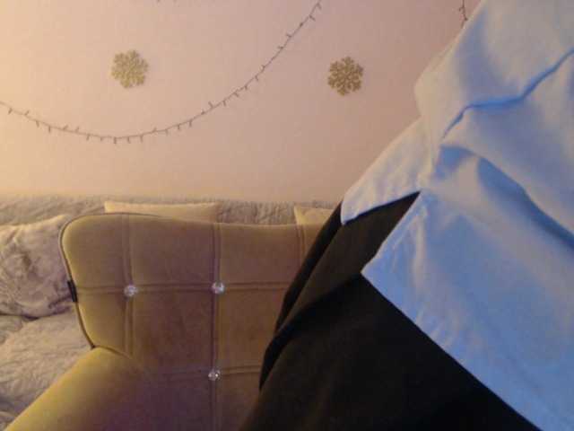 goodSnowQueen's BongaCams show and profile