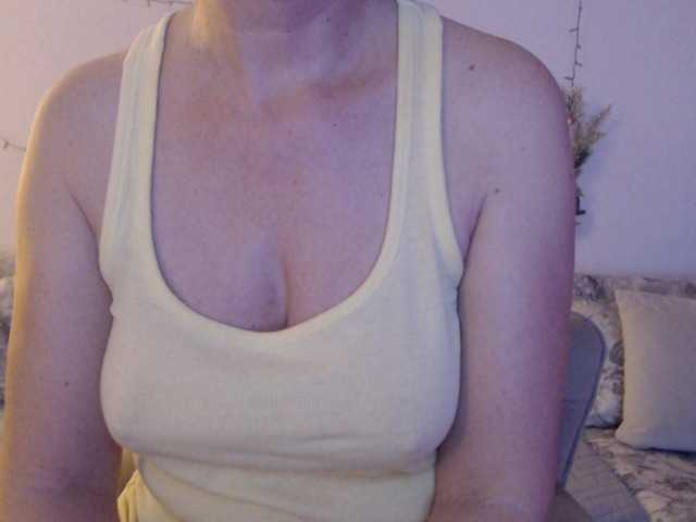 goodSnowQueen's BongaCams show and profile