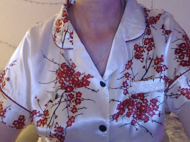 goodSnowQueen's BongaCams show and profile