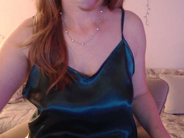 goodSnowQueen's BongaCams show and profile