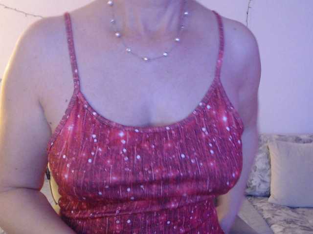 goodSnowQueen's BongaCams show and profile