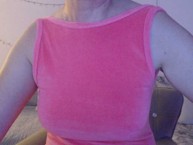 goodSnowQueen's BongaCams show and profile