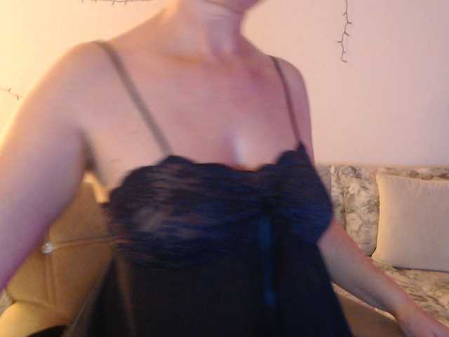 goodSnowQueen's BongaCams show and profile