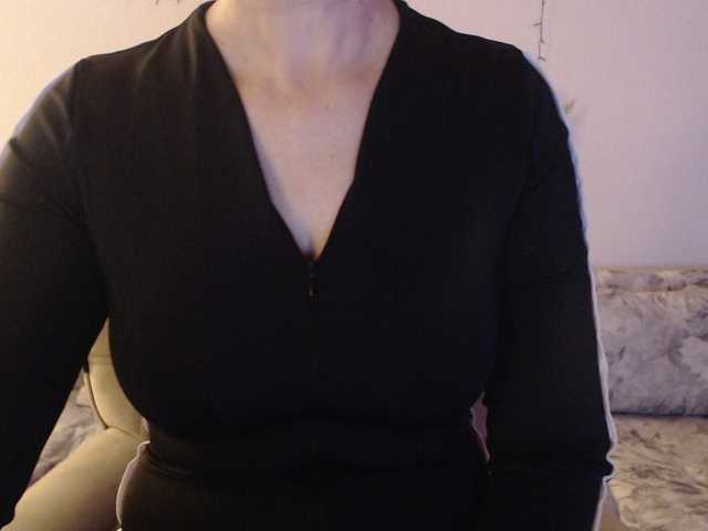 goodSnowQueen's BongaCams show and profile