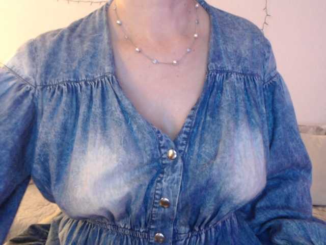 goodSnowQueen's BongaCams show and profile