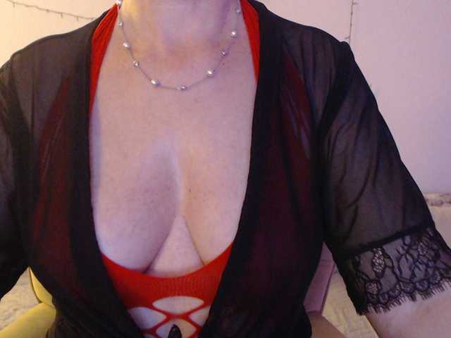 goodSnowQueen's BongaCams show and profile