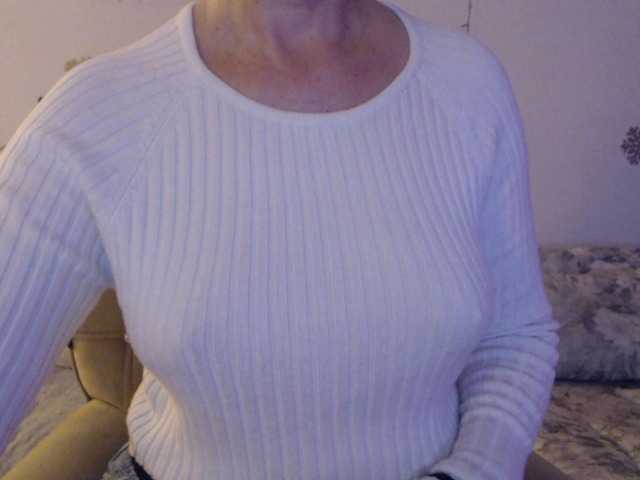 goodSnowQueen's BongaCams show and profile