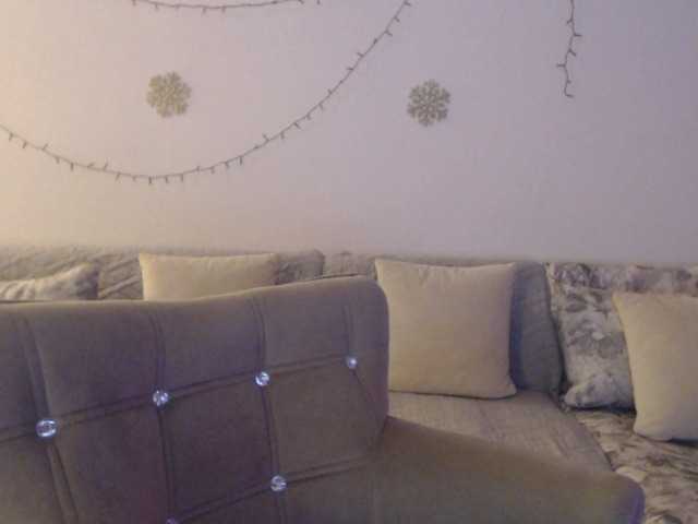 goodSnowQueen's BongaCams show and profile