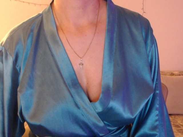 goodSnowQueen's BongaCams show and profile