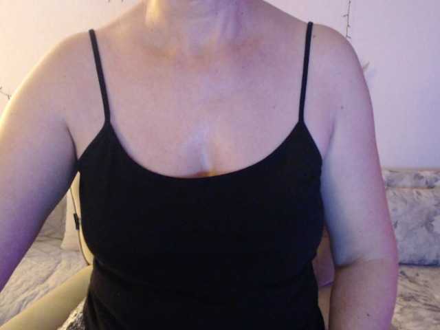 goodSnowQueen's BongaCams show and profile