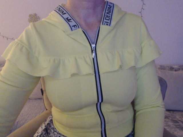 goodSnowQueen's BongaCams show and profile