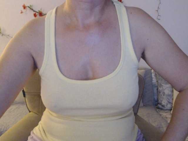 goodSnowQueen from BongaCams is Freechat