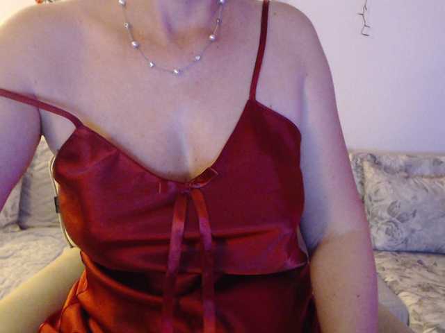 goodSnowQueen from BongaCams