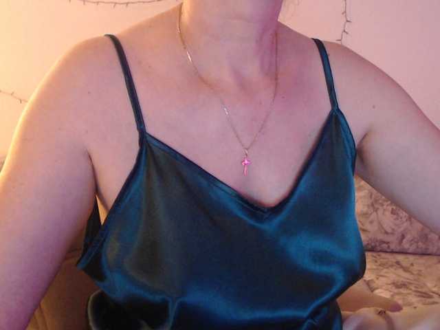 goodSnowQueen's BongaCams show and profile