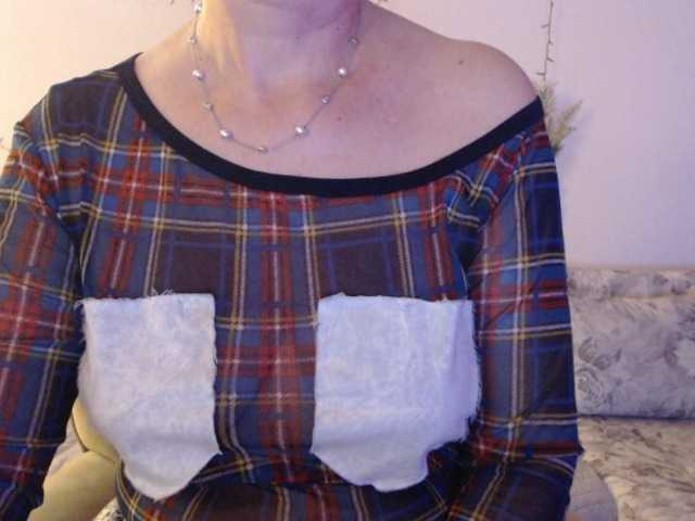 goodSnowQueen's BongaCams show and profile