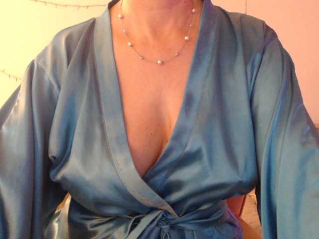 goodSnowQueen's BongaCams show and profile