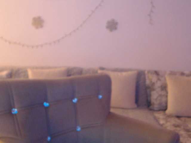 goodSnowQueen's BongaCams show and profile