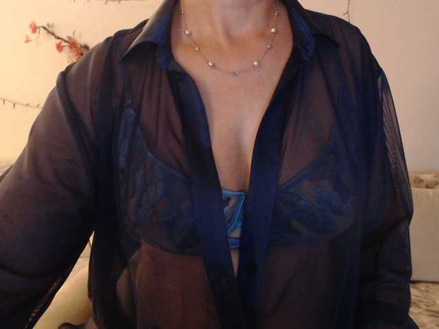 goodSnowQueen from BongaCams is Freechat