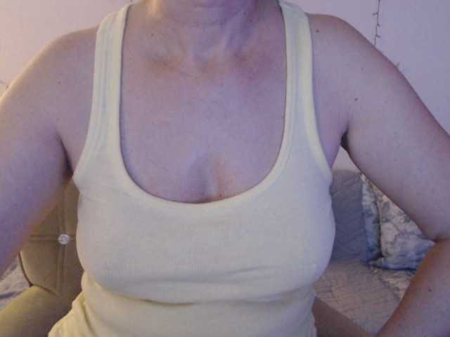 goodSnowQueen's BongaCams show and profile