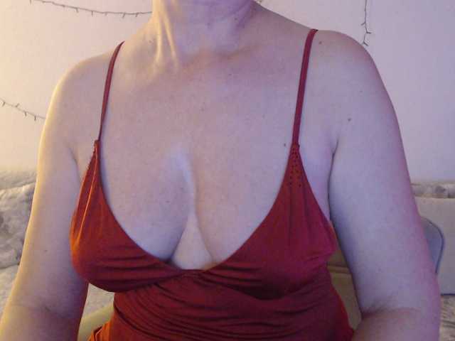 goodSnowQueen's BongaCams show and profile