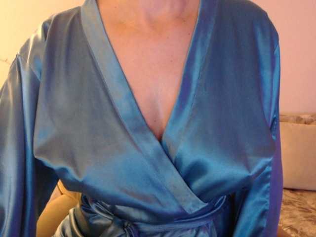 goodSnowQueen's BongaCams show and profile