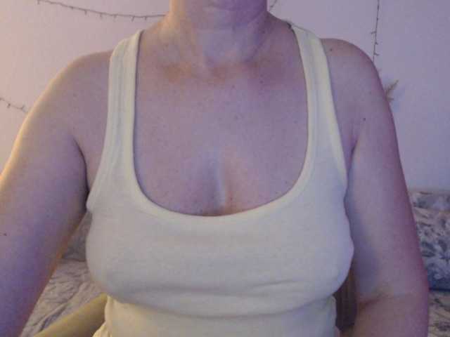 goodSnowQueen's BongaCams show and profile